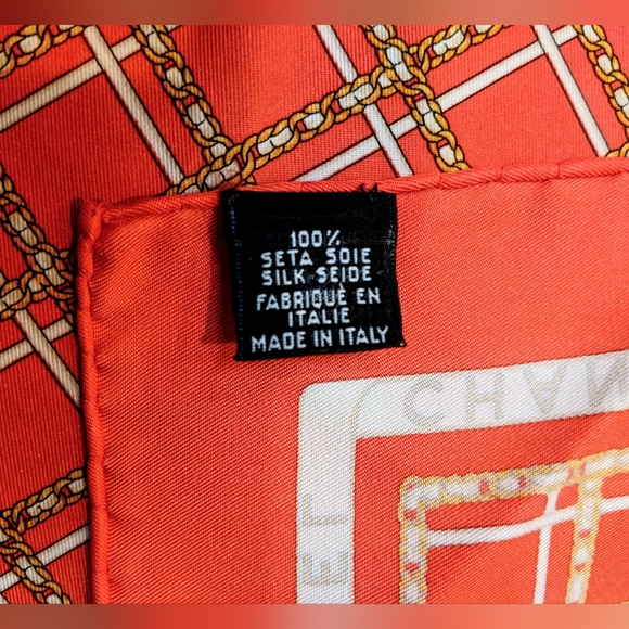 Chanel vintage 80's red silk scarf small, with original folio box chain pattern - Picture 4 of 7